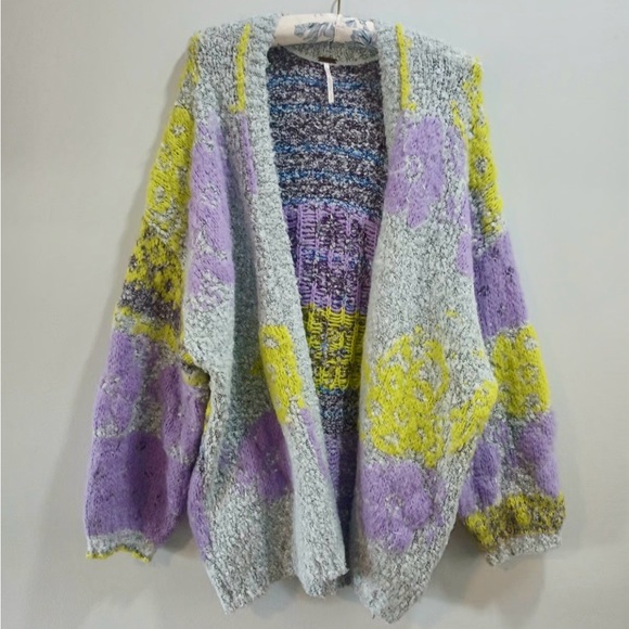 FREE PEOPLE GATHER ME CLOSE CARDI NWOT SIZE MEDIUM - Picture 1 of 4